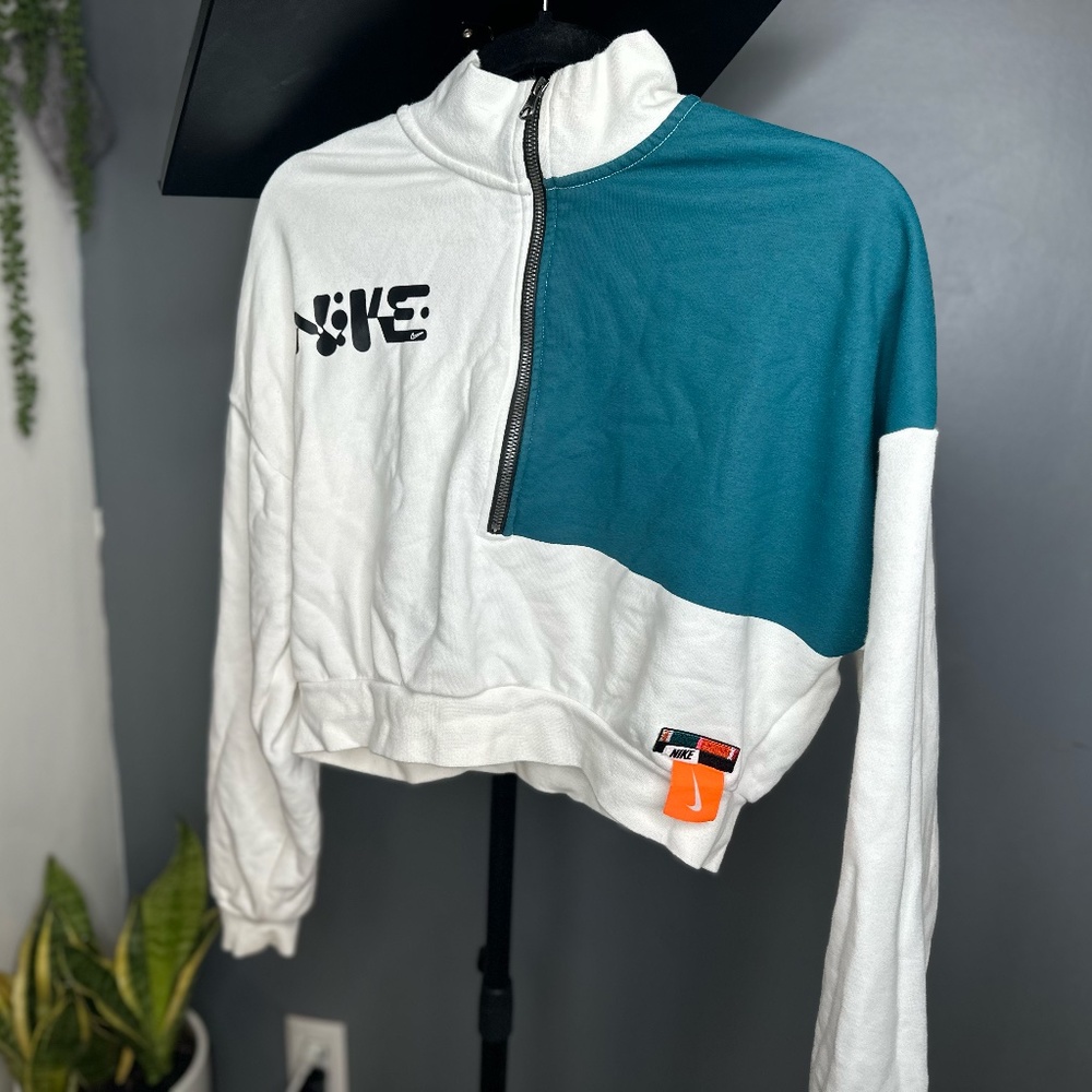 Nike Crop Sweatshirt
